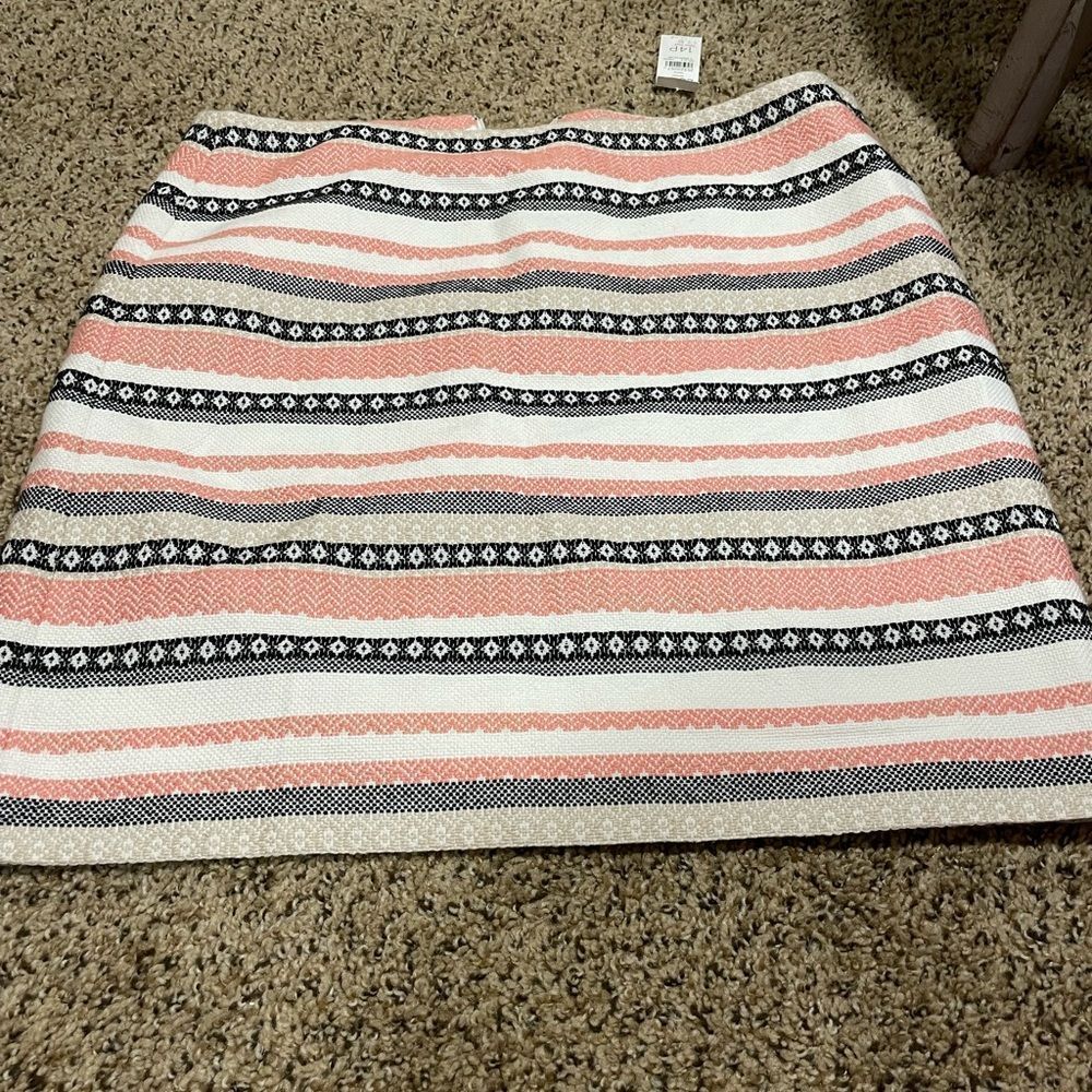 Loft skirt‎